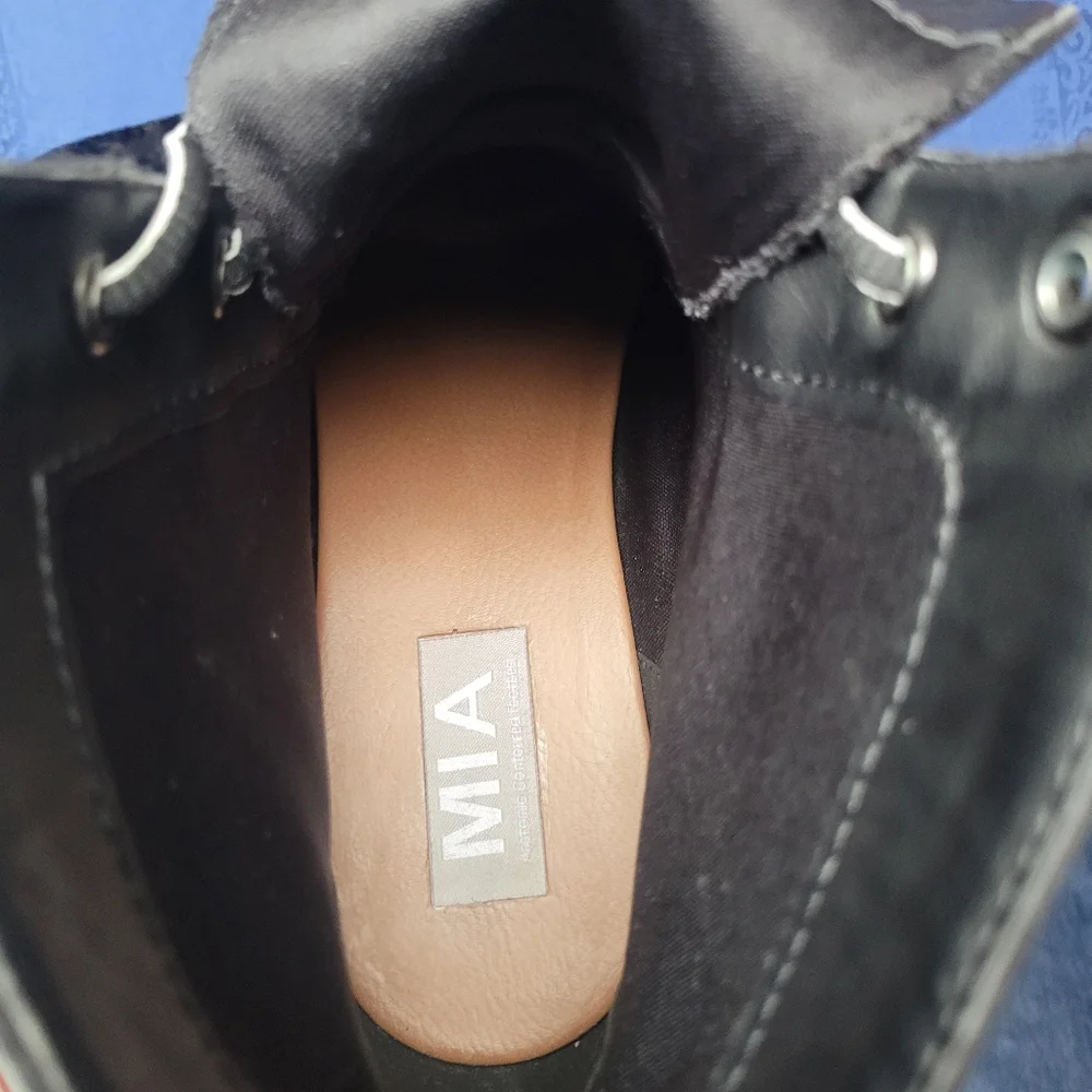 MIA Brittnee Platform Sneaker Boot- Women's Size 8.5 Black/white
